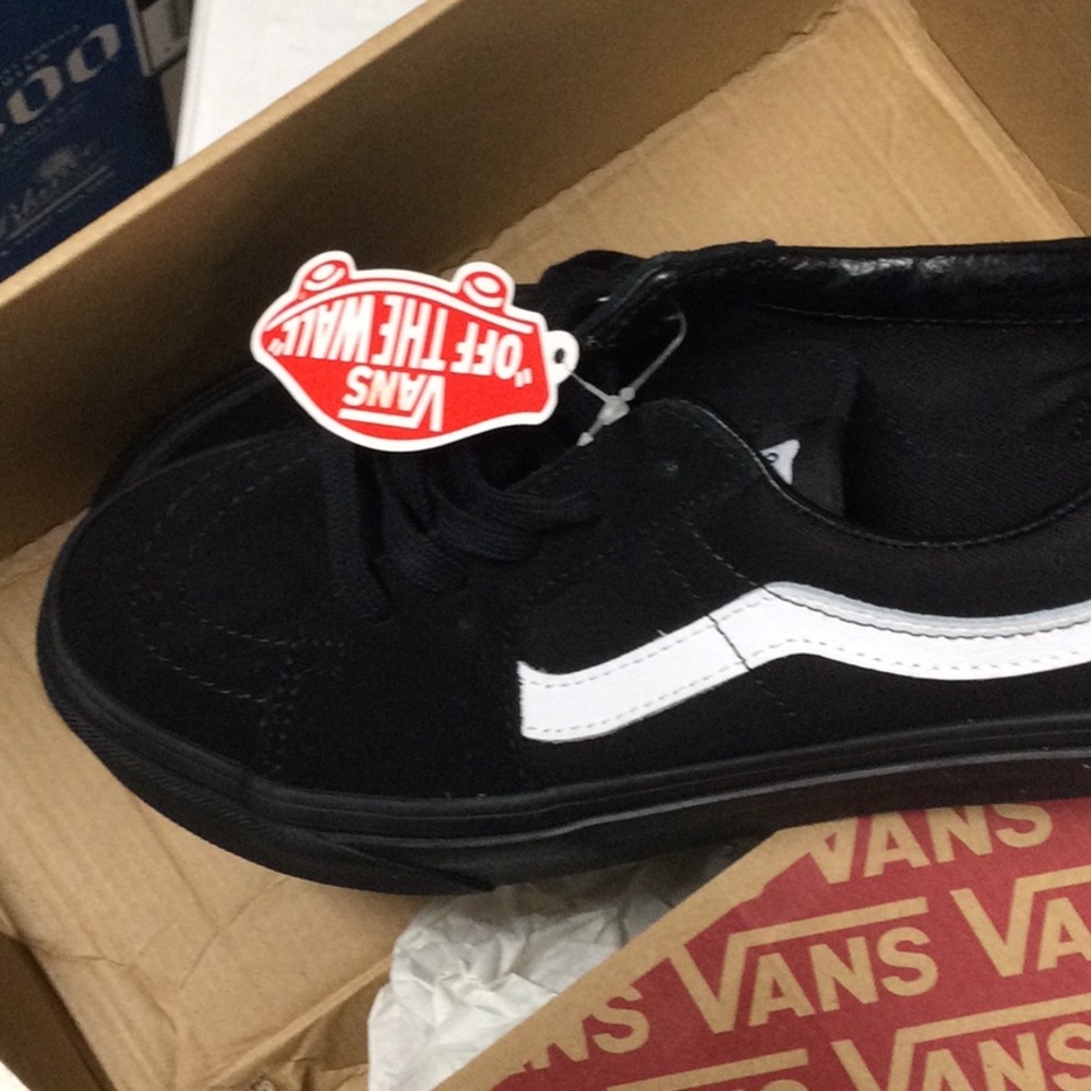 New Vans Shoes - Picture 11 of 14